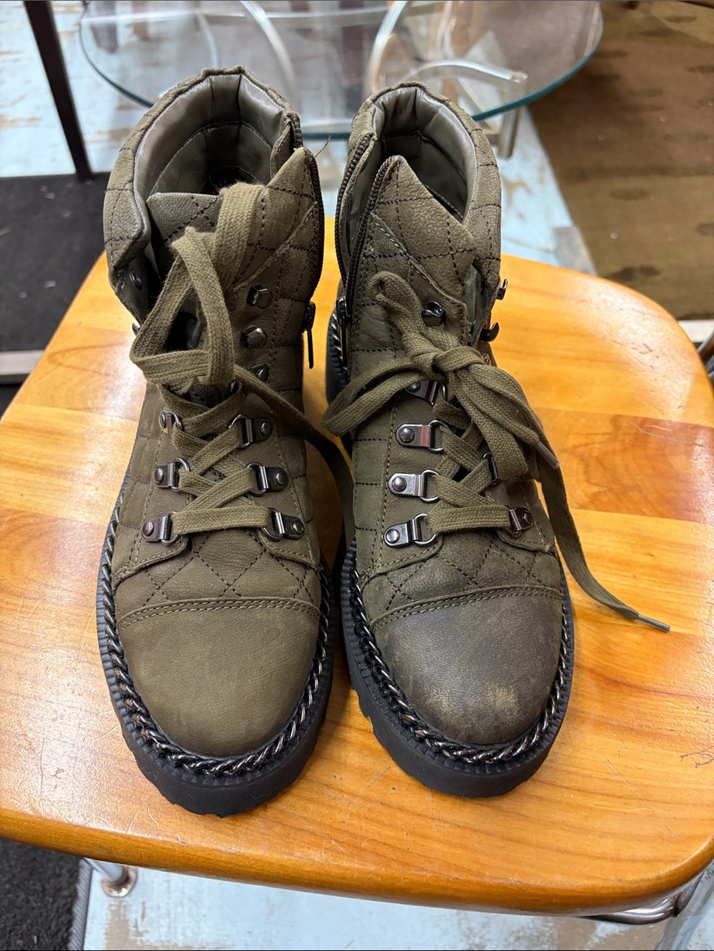 Vince Camuto Quilted Olive Green Lace-Up Ankle Boots size 7.5